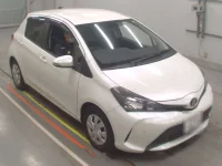 Toyota VITZ лот № 30613 оценка 3  с аукциона в Японии 4
