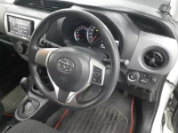 Toyota VITZ лот № 30613 оценка 3  с аукциона в Японии 6