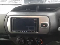 Toyota VITZ лот № 30613 оценка 3  с аукциона в Японии 8