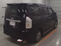 Toyota VOXY лот № 30646 оценка R  с аукциона в Японии 1