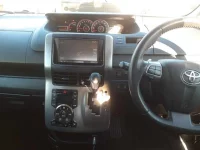 Toyota VOXY лот № 30646 оценка R  с аукциона в Японии 8