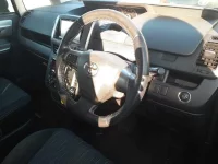 Toyota VOXY лот № 30642 оценка 4  с аукциона в Японии 6