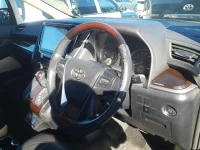 Toyota VELLFIRE лот № 30668 оценка 4  с аукциона в Японии 6