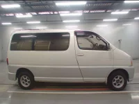 Toyota HIACE REGIUS лот № 30636 оценка 3  с аукциона в Японии 2
