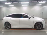 Toyota CROWN CROSSOVER лот № 30665 оценка 5  с аукциона в Японии 2