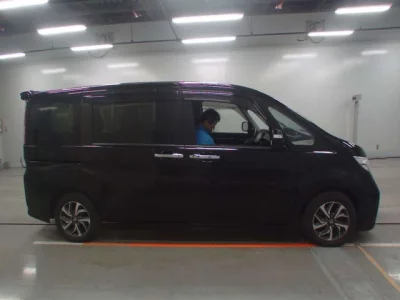 Honda STEP WAGON  с аукциона в Японии