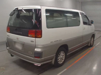 Nissan ELGRAND  с аукциона в Японии