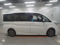 Honda STEP WAGON лот № 30705 оценка 4.5  с аукциона в Японии 2