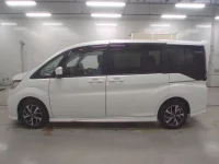 Honda STEP WAGON лот № 30705 оценка 4.5  с аукциона в Японии 3