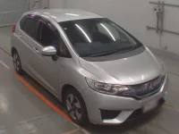 Honda FIT лот № 30809 оценка 4  с аукциона в Японии 4