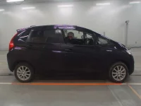 Honda FIT лот № 30821 оценка 4  с аукциона в Японии 2