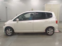 Honda FIT лот № 30722 оценка 3  с аукциона в Японии 3