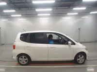 Honda FIT лот № 30722 оценка 3  с аукциона в Японии 2
