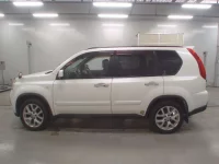 Nissan X-TRAIL лот № 30794 оценка 4  с аукциона в Японии 3