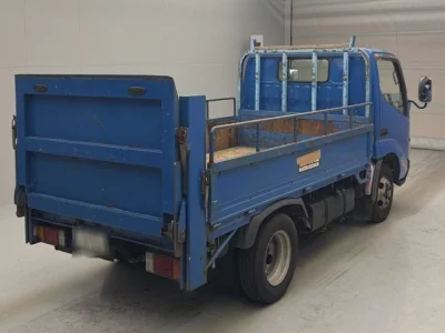 Toyota DYNA  с аукциона в Японии