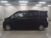 Honda STEP WAGON лот № 30790 оценка 4  с аукциона в Японии 3