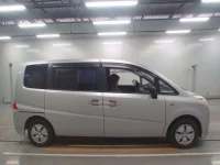 Honda STEP WAGON лот № 30800 оценка 3.5  с аукциона в Японии 2