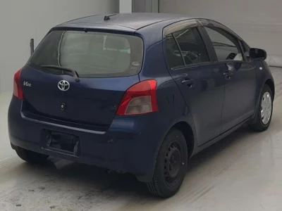 Toyota VITZ  с аукциона в Японии