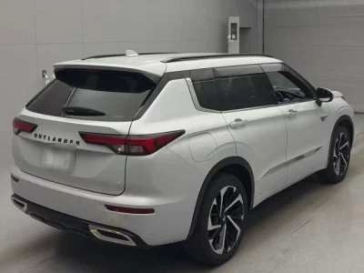 Mitsubishi OUTLANDER PHEV