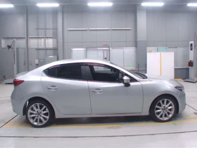 Mazda AXELA  с аукциона в Японии