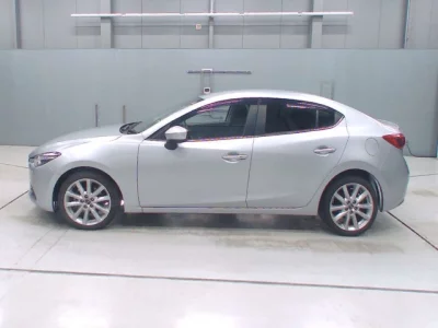 Mazda AXELA  с аукциона в Японии