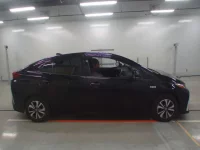 Toyota PRIUS PHV лот № 30763 оценка 4.5  с аукциона в Японии 2