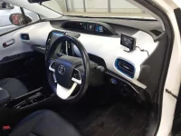 Toyota PRIUS PHV лот № 30787 оценка 4  с аукциона в Японии 6