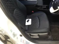 Toyota PRIUS PHV лот № 30787 оценка 4  с аукциона в Японии 7