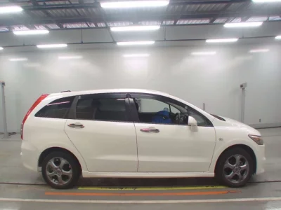 Honda STREAM  с аукциона в Японии