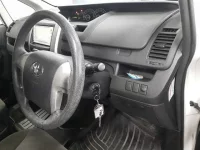 Toyota VOXY лот № 30728 оценка 4  с аукциона в Японии 6