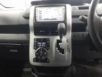 Toyota VOXY лот № 30728 оценка 4  с аукциона в Японии 8