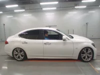 Nissan FUGA лот № 33173 оценка 4  с аукциона в Японии 2