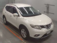 Nissan X-TRAIL лот № 30795 оценка 4  с аукциона в Японии 4