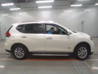 Nissan X-TRAIL лот № 30801 оценка 4  с аукциона в Японии 2