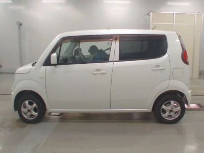 Suzuki MRWAGON
