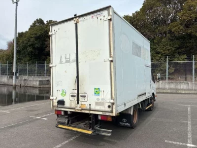 Toyota DYNA  с аукциона в Японии