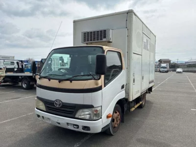 Toyota DYNA  с аукциона в Японии