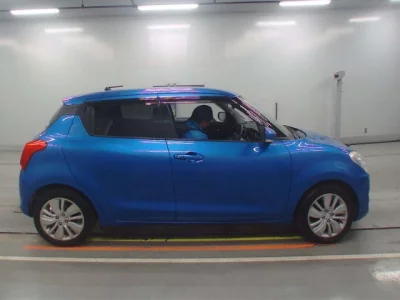 Suzuki SWIFT  с аукциона в Японии