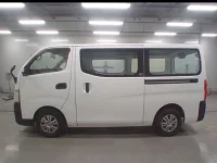 Nissan CARAVAN VAN лот № 30720 оценка 3.5  с аукциона в Японии 3