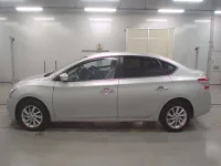 Nissan SYLPHY лот № 30732 оценка 3.5  с аукциона в Японии 3