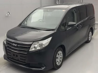 Toyota NOAH  с аукциона в Японии
