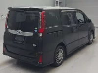 Toyota NOAH лот № 524 оценка RA  с аукциона в Японии 1