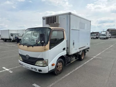 Toyota DYNA  с аукциона в Японии