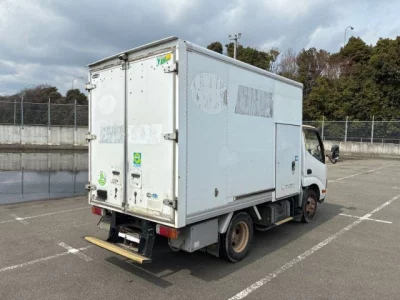 Toyota DYNA  с аукциона в Японии