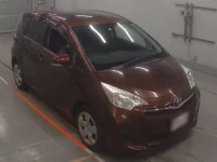 Toyota RACTIS лот № 30858 оценка 4  с аукциона в Японии 4