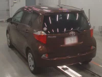 Toyota RACTIS лот № 30858 оценка 4  с аукциона в Японии 5