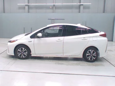 Toyota Prius PHV