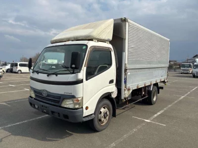 Toyota DYNA  с аукциона в Японии