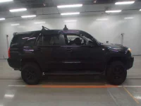 Toyota HILUX SURF лот № 30817 оценка 3.5  с аукциона в Японии 2