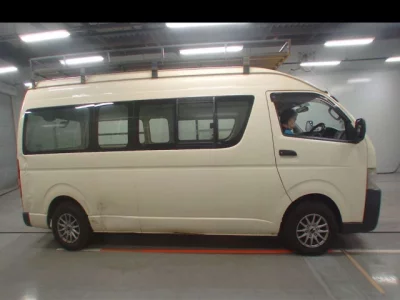 Toyota HIACE VAN  с аукциона в Японии